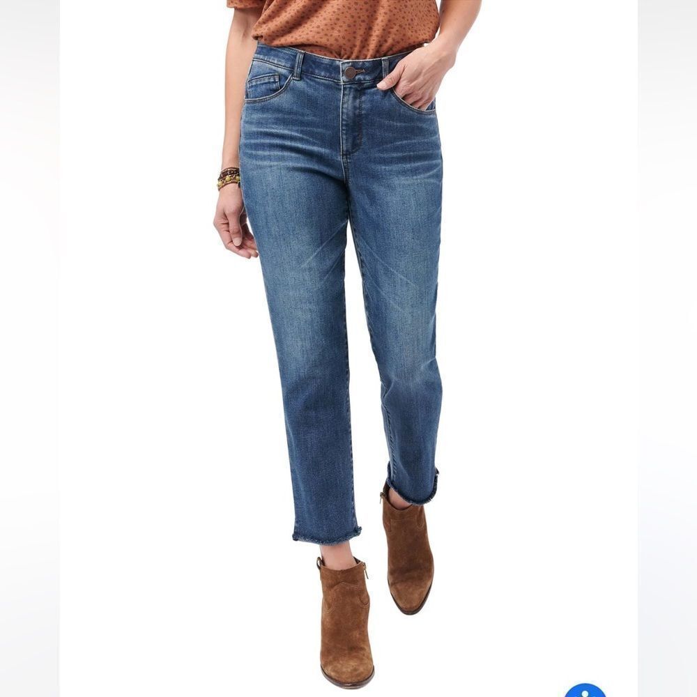 DISTRESSED WOMEN’S SIZE 6 DEMOCRACY “AB”TECHNOLOGY JEANS WITH RAW HEM